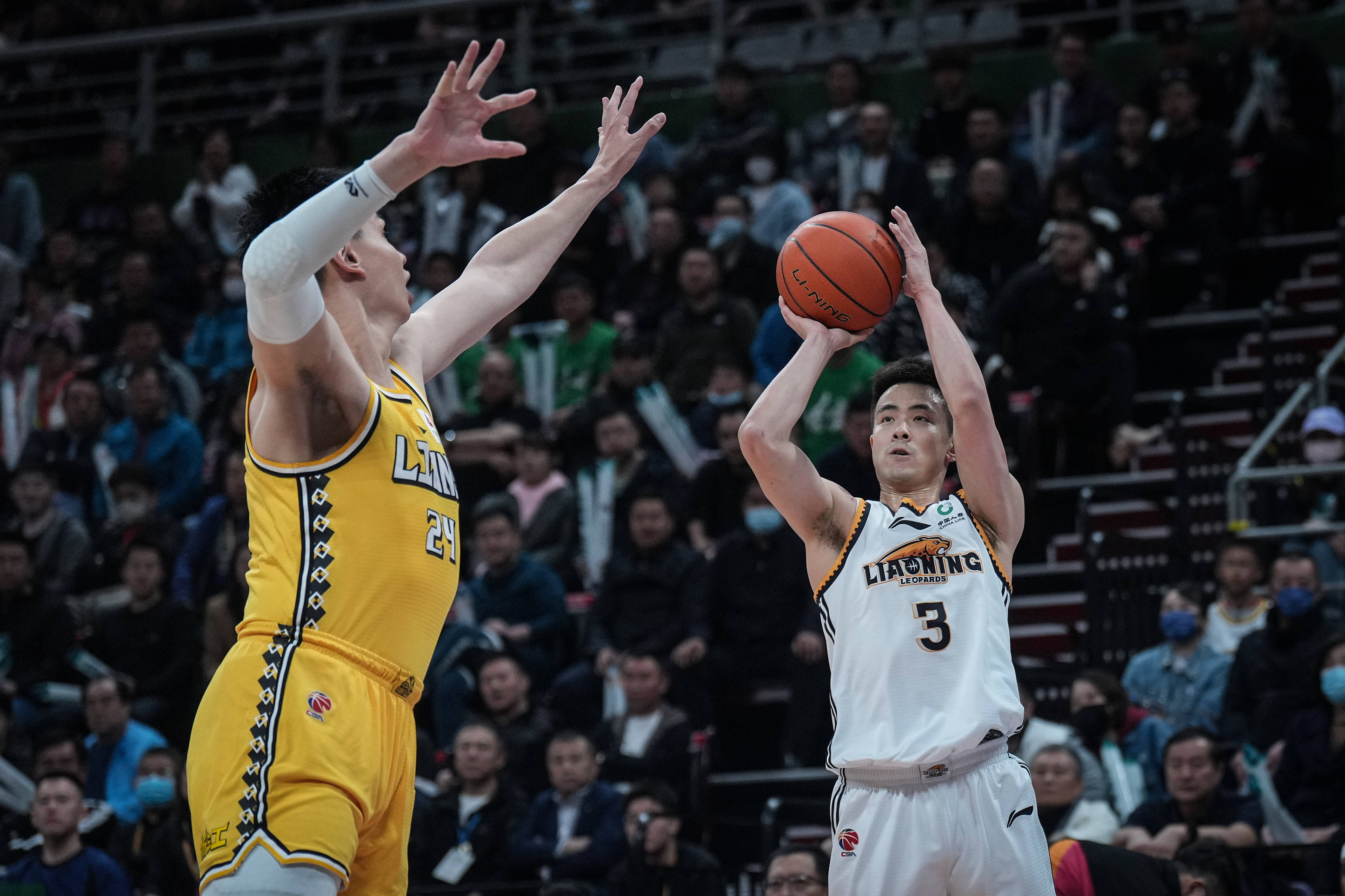 开云入口-场上精彩瞬间：王强最后一秒三分逆转全场！