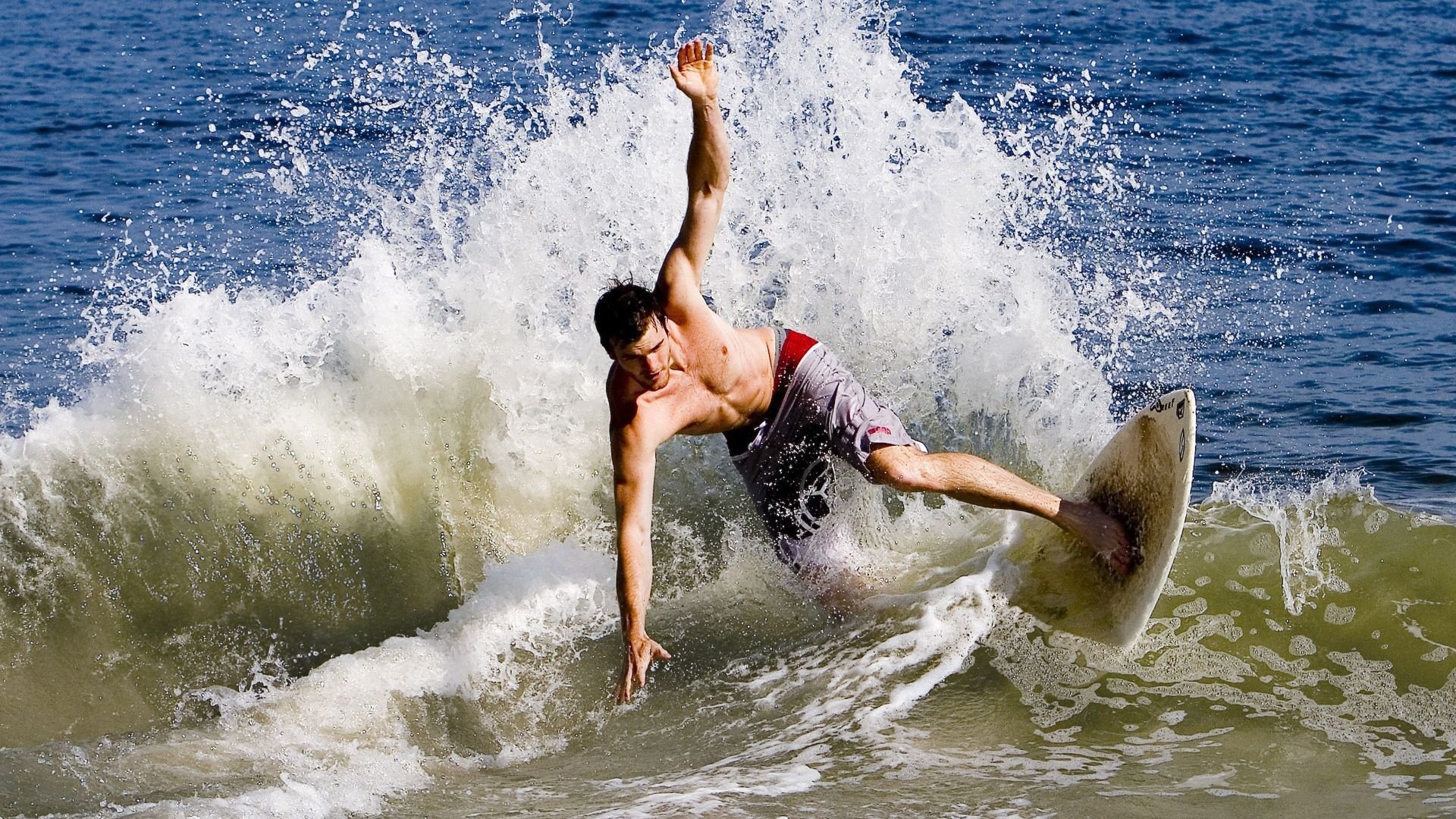 法甲：蒙彼利埃1-1战平巴黎，比赛节奏紧凑，蒙彼利埃vs巴黎圣日耳曼比赛回放